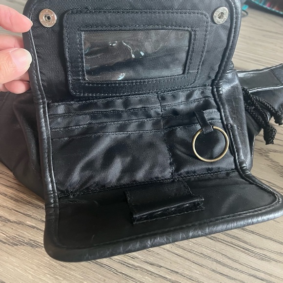 Totes Black Leather Waist Bag - Picture 2 of 7